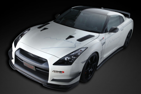 R35_FrBumper_037_1000.jpg