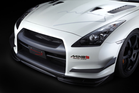 R35_FrBumper_006_1000.jpg